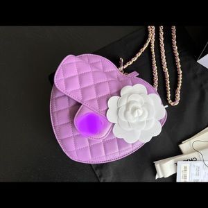 Heart shape Purple 💜 handbag brand new